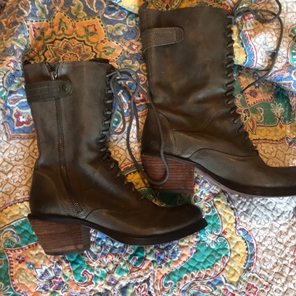 Boots - Picture 1 of 5